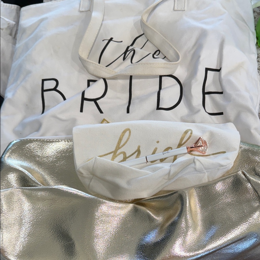 White and Gold Bride Tote Set